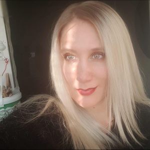 Meet your Posher, Elena